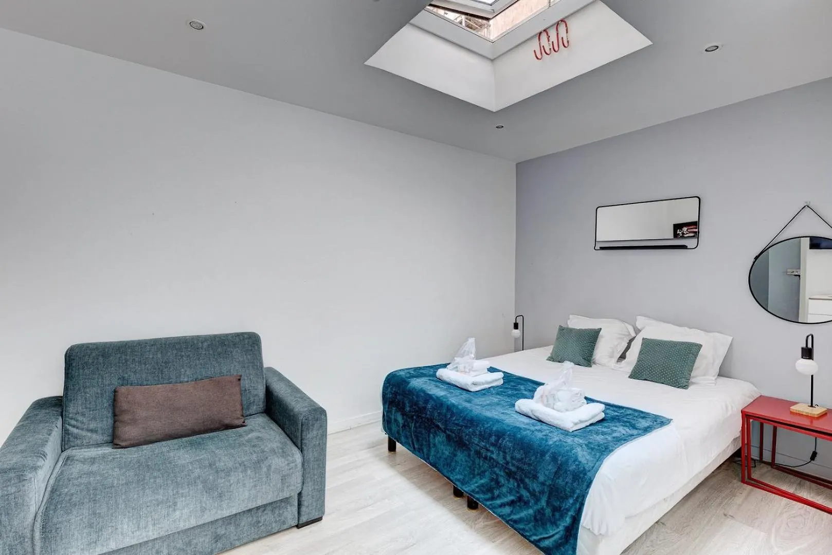 244 Suite Saint Dominique - Superb Apartment Париж